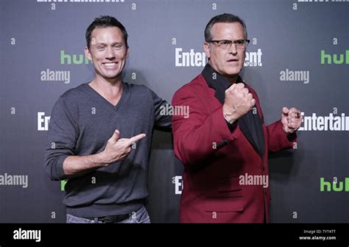 Are Jeffrey Donovan and Bruce Campbell friends?