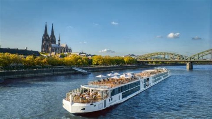 Can you drive along the Rhine river?