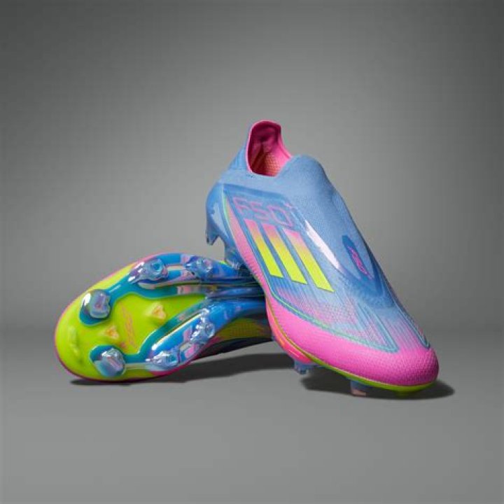 Does Adidas customize soccer?