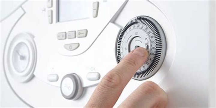 How does a thermostat work on a boiler