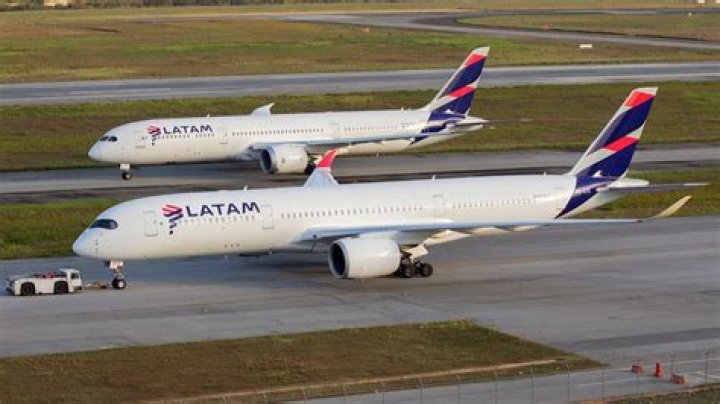 Is the 787 more efficient than the a350?