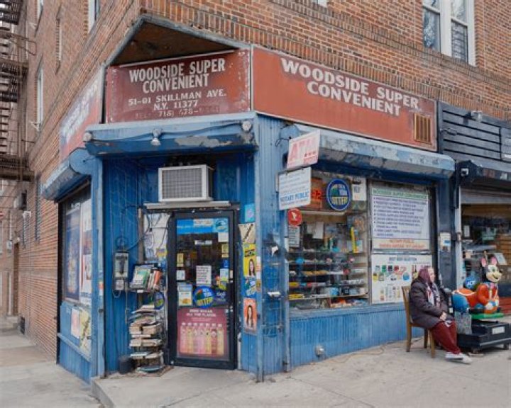 Is Woodside CA rich?