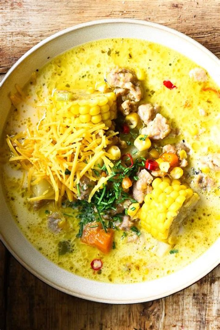 What do you eat corn chowder with
