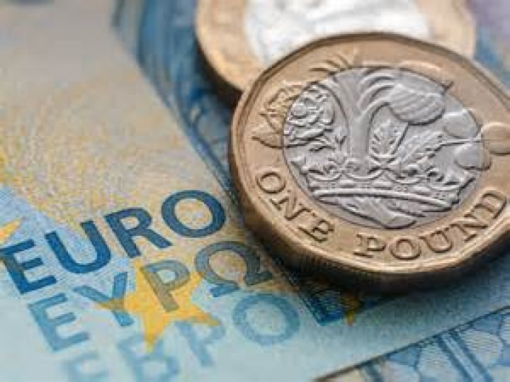 What happened to the euro in 2002?
