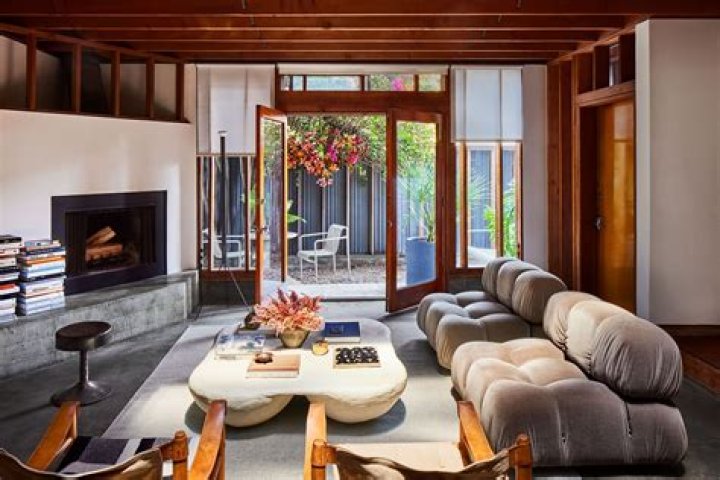 What is considered a mid century home?