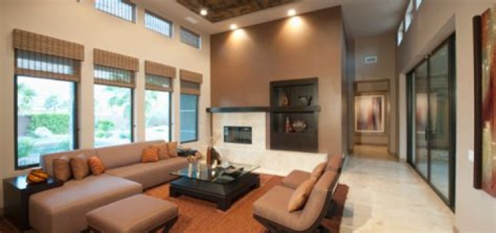 What is the standard ceiling color