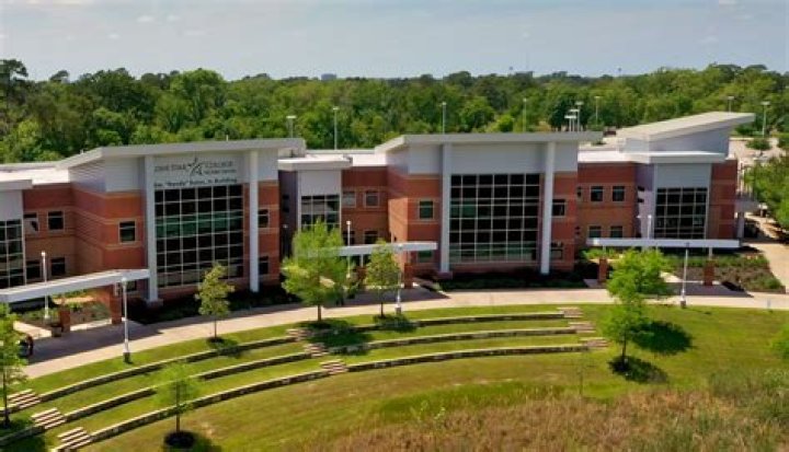 When was Lone Star College founded