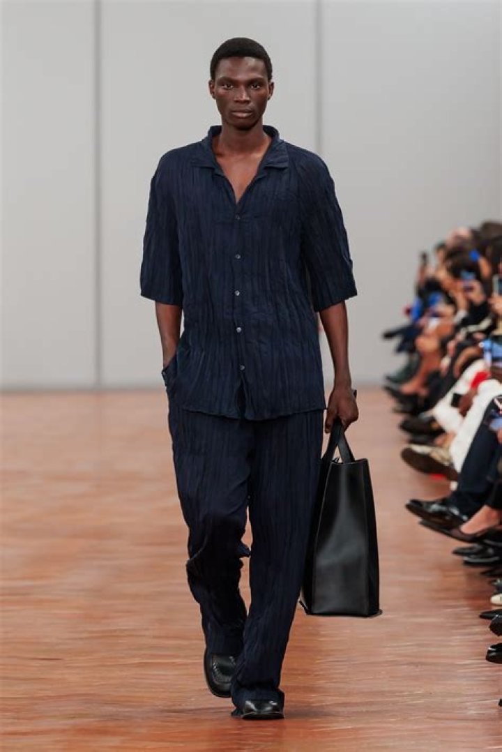 Where does Cos clothing come from