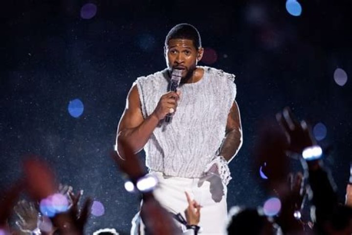 Who were the last 10 Super Bowl halftime performers